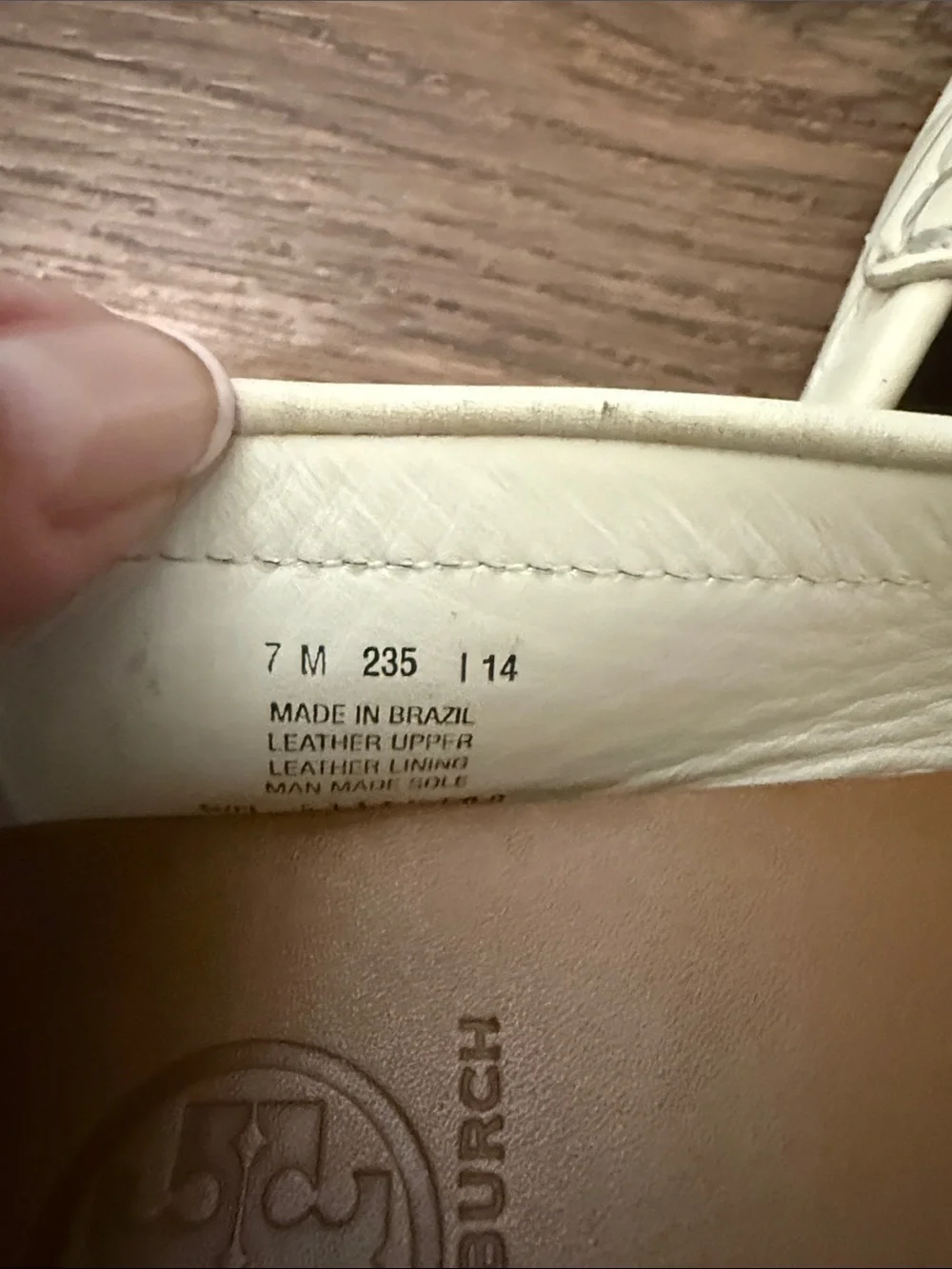 Tory Burch Cream Perforated Leather Driving Loafers with Gold Logo Size 7